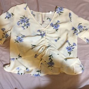Ruched flower blouse 🌸
